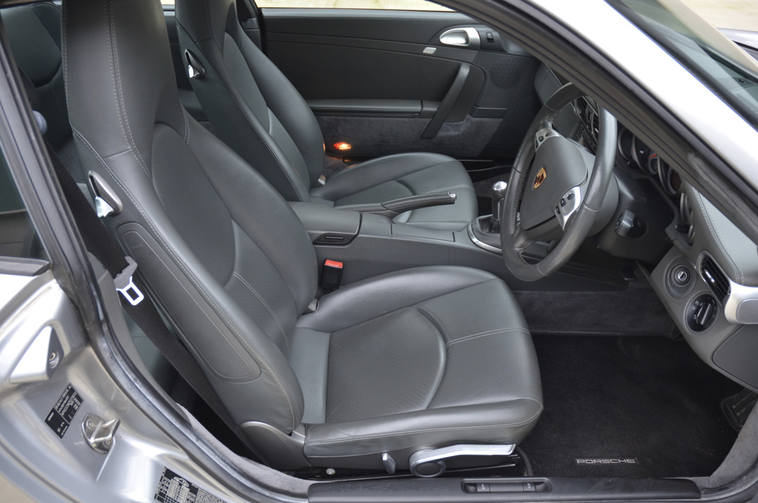 Porsche 911 Carrera S Manual gallery image 24