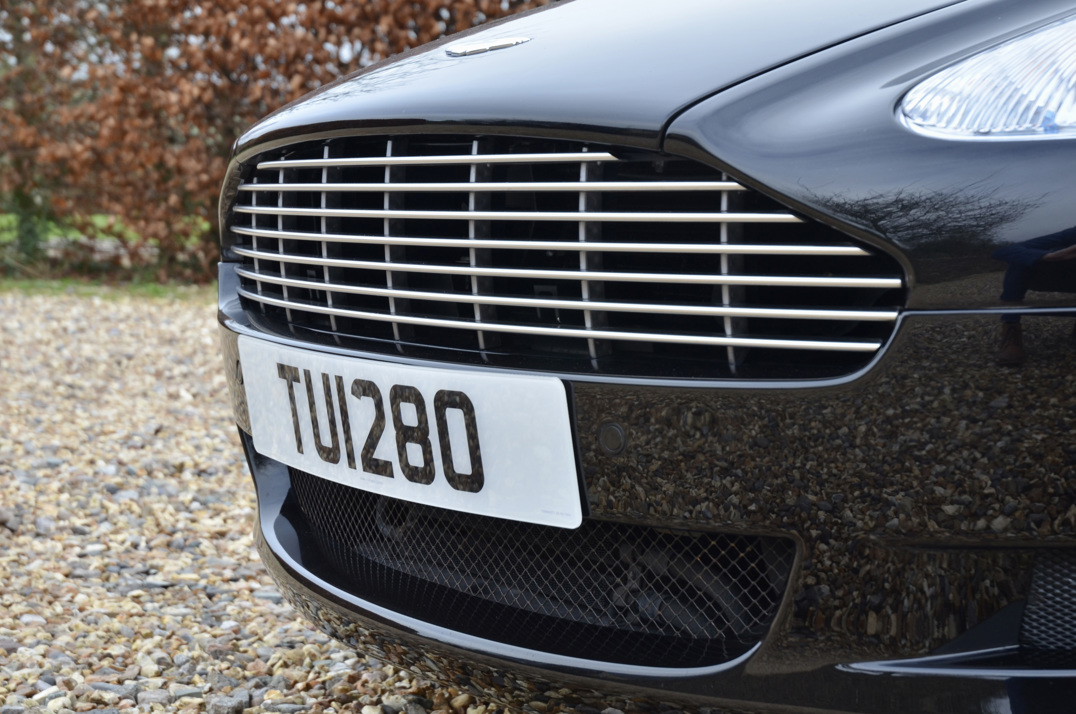 Aston Martin  Db-9 Manual gallery image 18