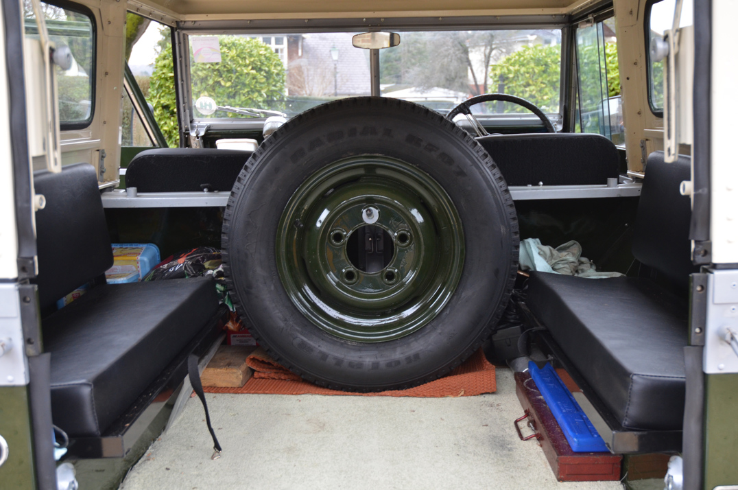 Land Rover Series II gallery image 40