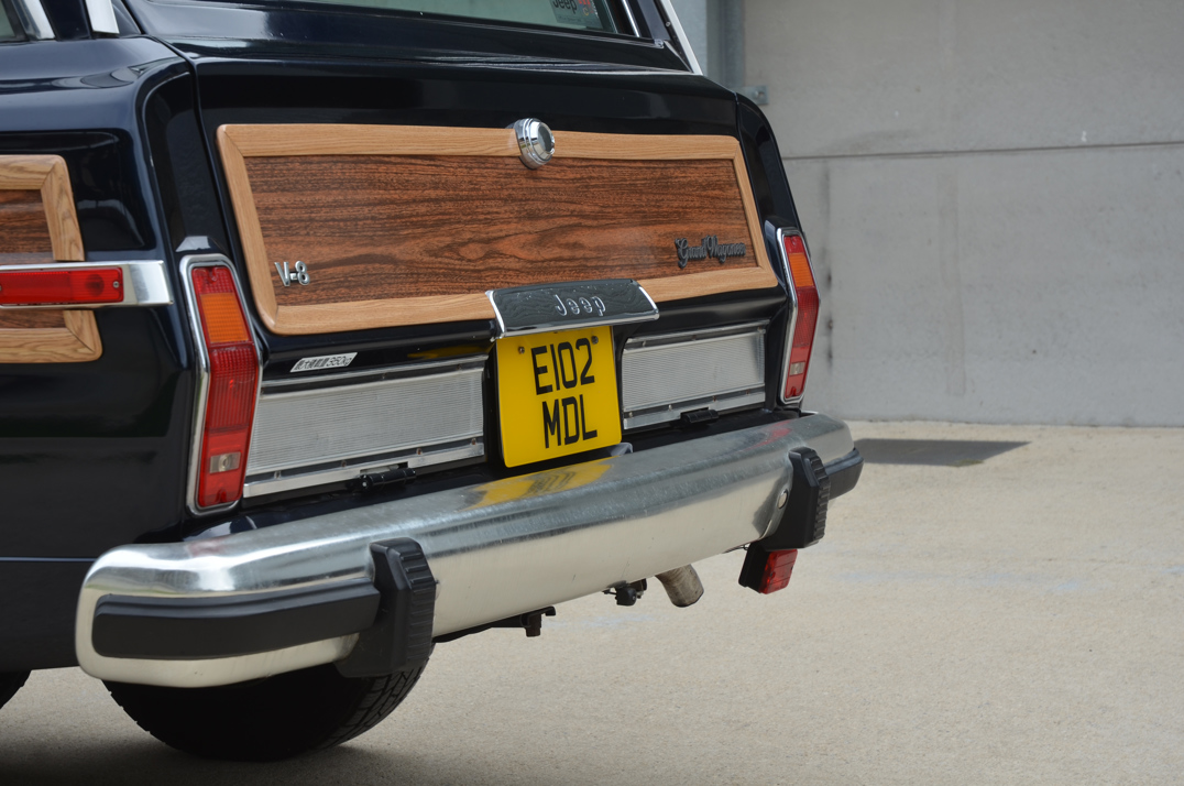 Jeep Grand Wagoneer 5.900cc V8 Auto gallery image 15