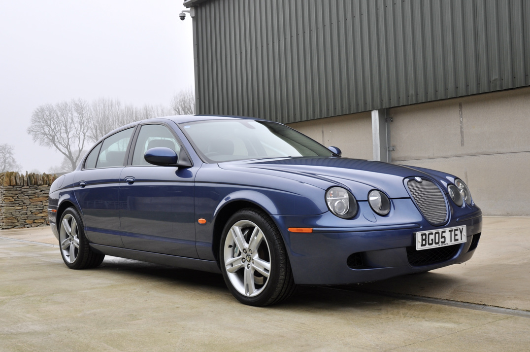 Jaguar S Type R gallery image 4