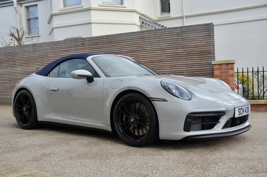 Porsche 911 Carrera 4 GTS Cabriolet gallery image 5