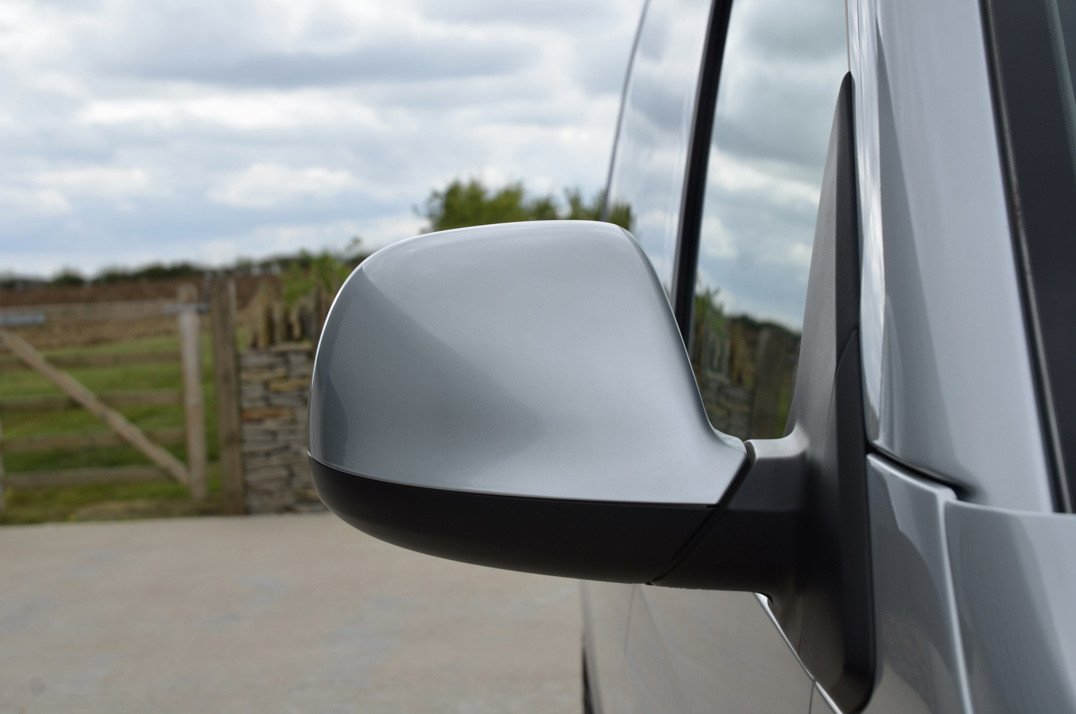 Volkswagen T-6 Transporter 2.0Ltr Caravelle SE TSI BMT Sport Line. gallery image 24