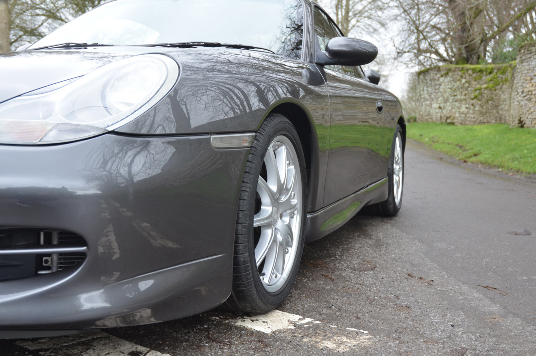 Porsche 911 Carrera with factory Aero kit. gallery image 16