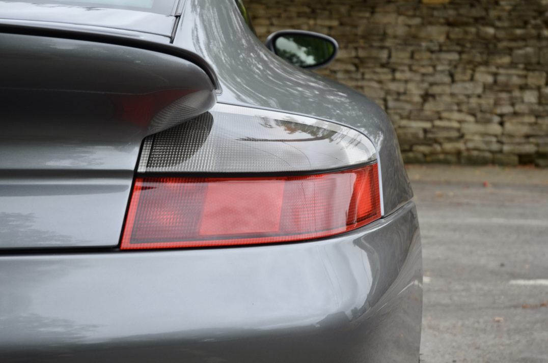 Porsche 911 (996) Turbo manual gallery image 26