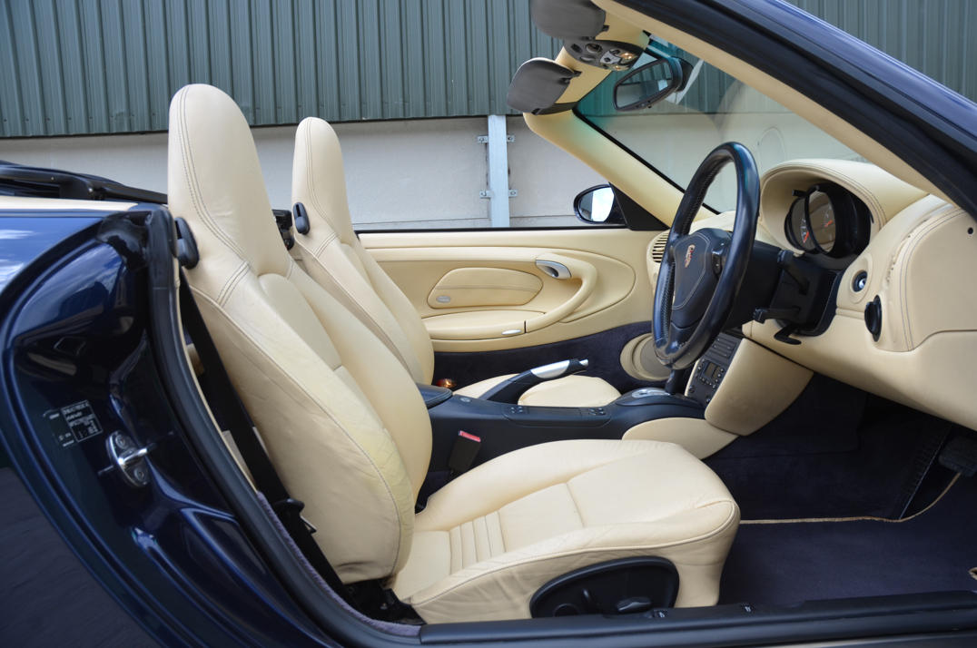 Porsche 911 (996) Carrera 4S Tiptronic Cabriolet gallery image 36