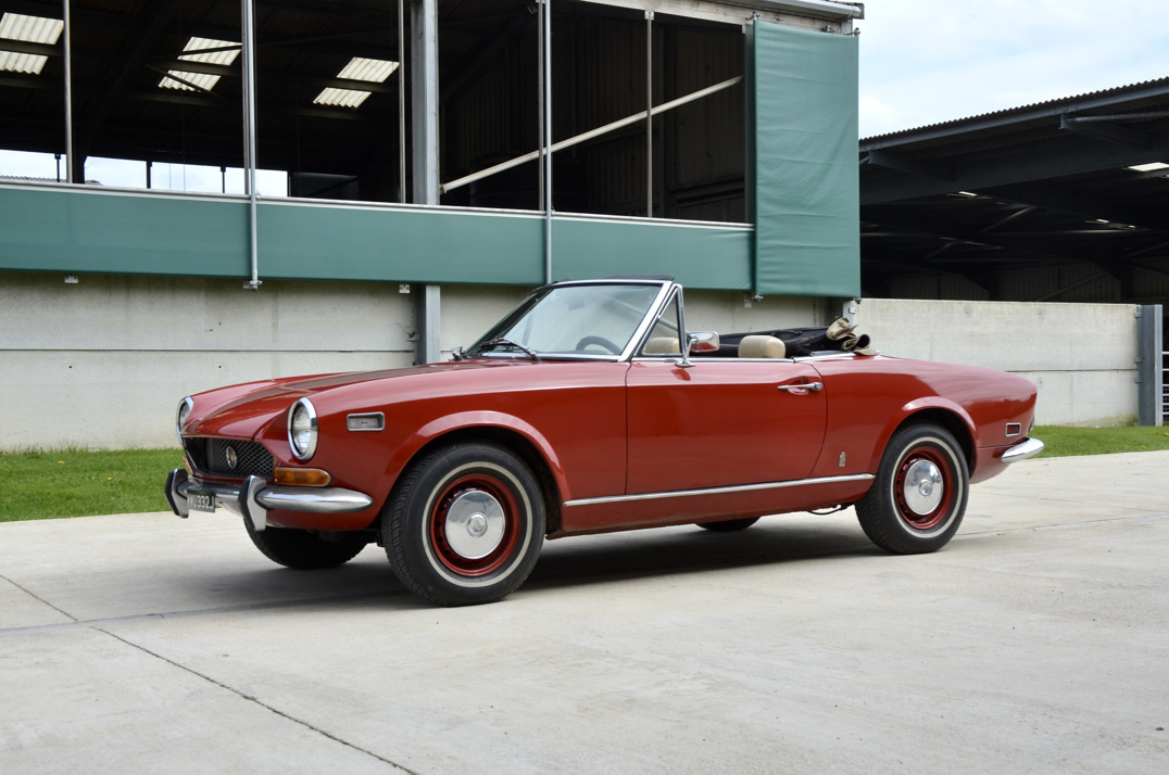 Fiat 124 Spider 1.6 gallery image 1