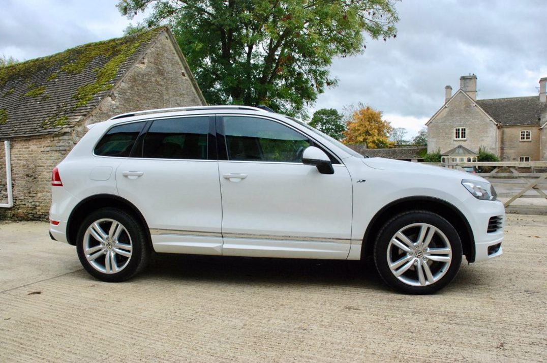 2014 Volkswagen Touareg 3.0 R Line-Tip Blue Motion gallery image 1
