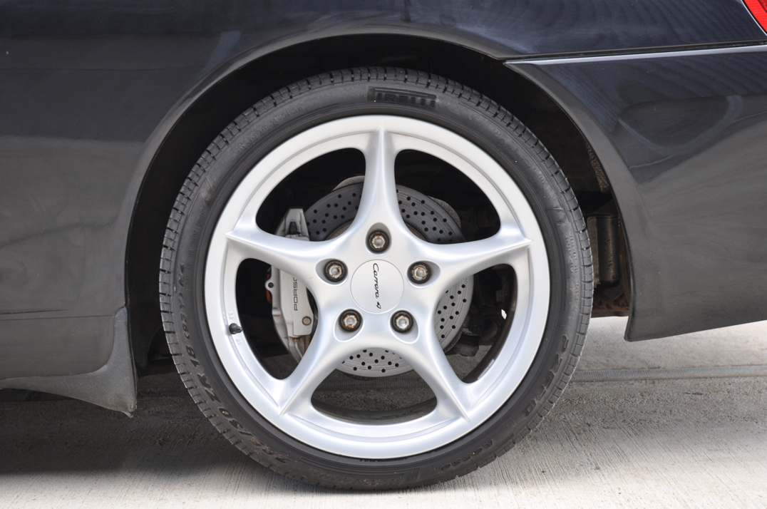 Porsche 911 996 Carrera 4 gallery image 20