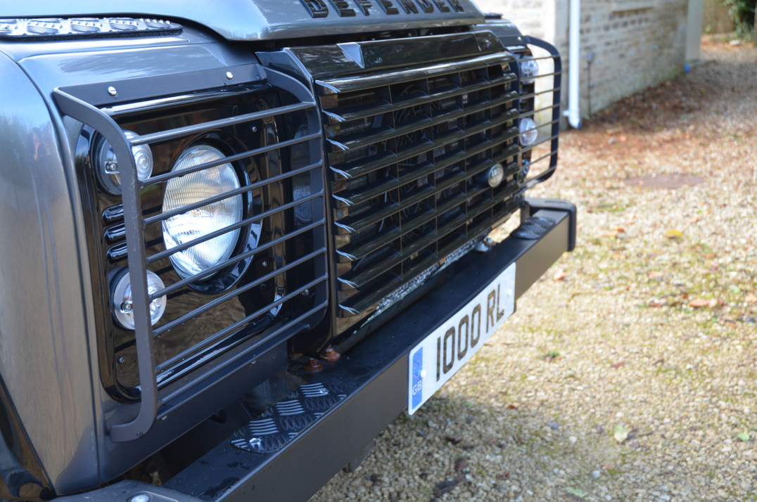 Land Rover Defender XS Landmark Edition 2.2 TDCI gallery image 12