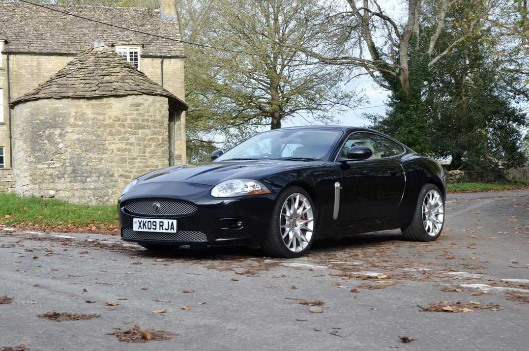 Jaguar XKR 4.2 Sports Coupe gallery image 2