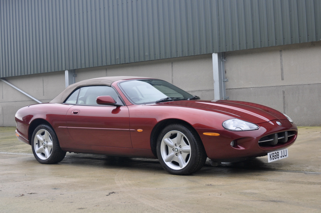 Jaguar XK8 Convertible gallery image 4