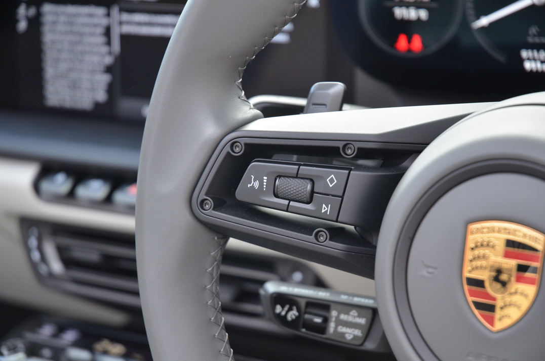 Porsche 911 Carrera 4 GTS Cabriolet gallery image 51