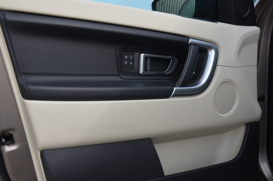 Land Rover Discovery Sport TD4 HSE Luxury. gallery image 33