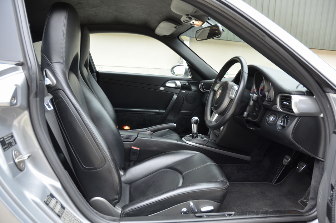 Porsche 911 Carrera S Coupe gallery image 26