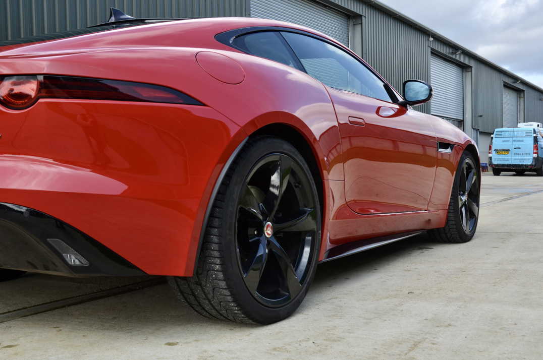 Jaguar F-Type V6 R Dynamic Auto gallery image 14