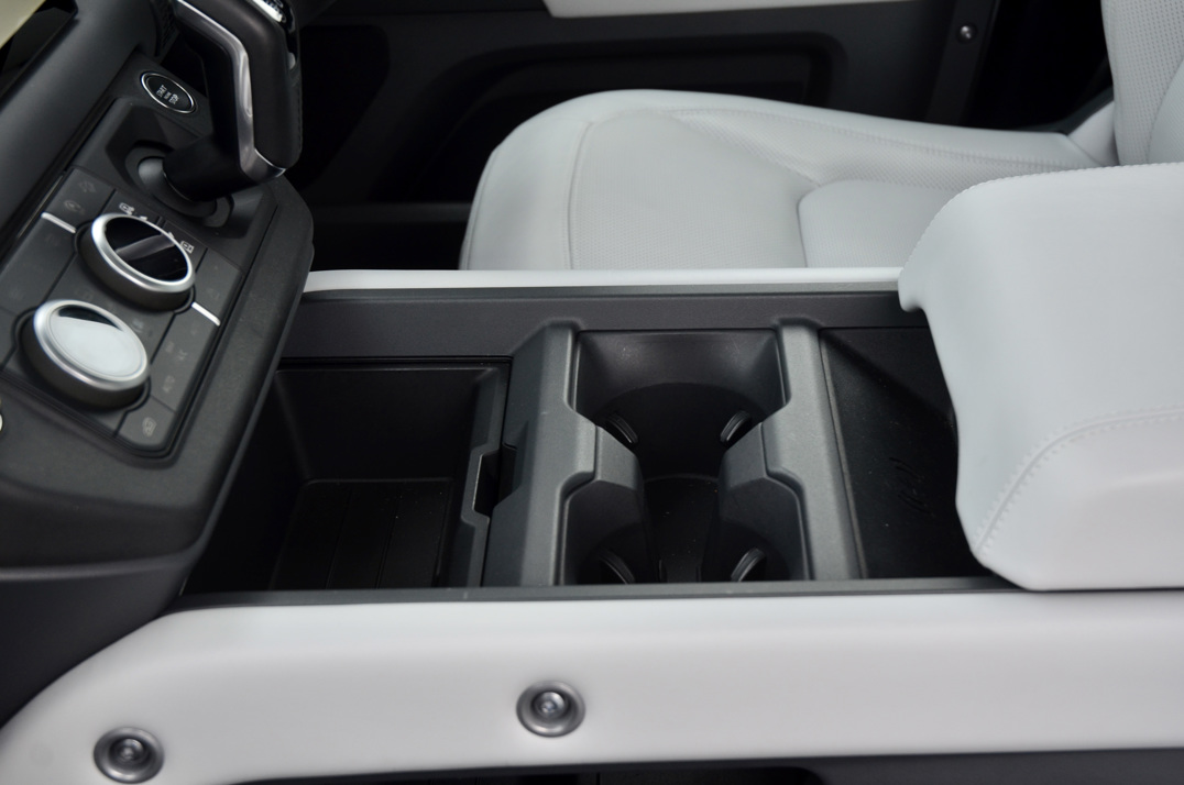 Land Rover Defender 90 X Dynamic HSE 3.0D MHEV gallery image 48