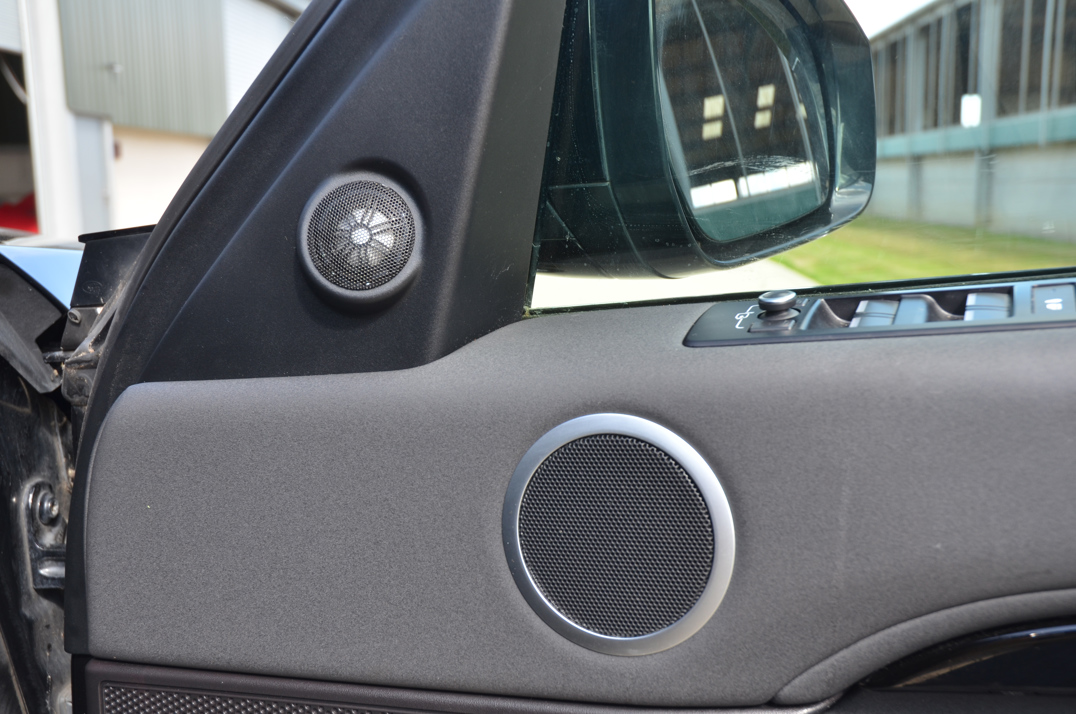 Land Rover Discovery 30 SDV6 SE Auto gallery image 42