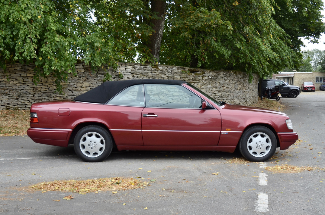 Mercedes E220 Cabriolet Sport Line gallery image 6