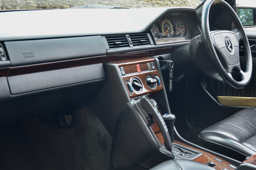 Mercedes E220 Cabriolet Sport Line gallery image 42