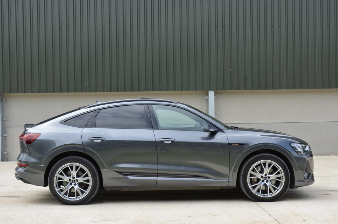 Audi E - Tron Launch Edition 55 Quattro 300Kw. gallery image 5