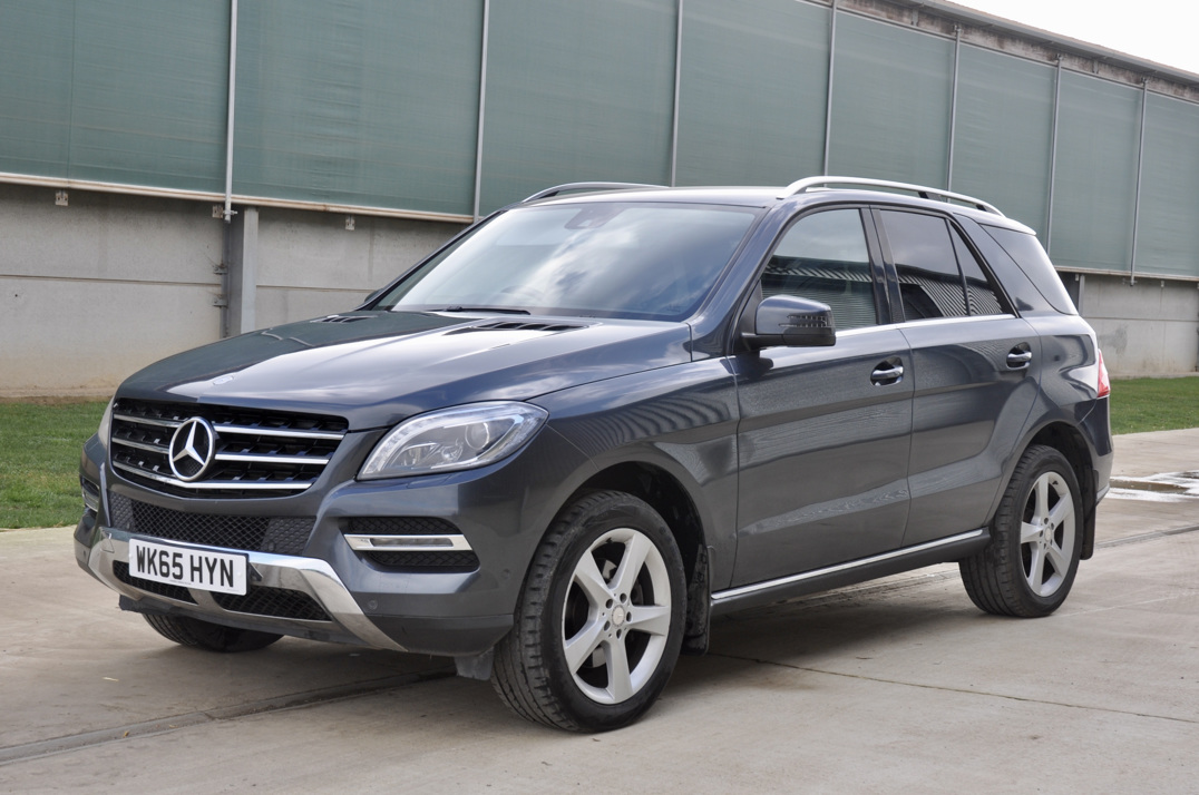 Mercedes ML 350D Bluetech gallery image 2
