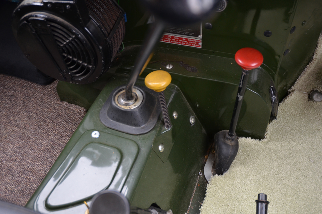 Land Rover Series II gallery image 35