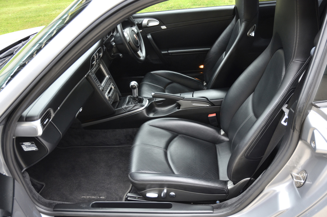 Porsche 911 Carrera S Coupe gallery image 31