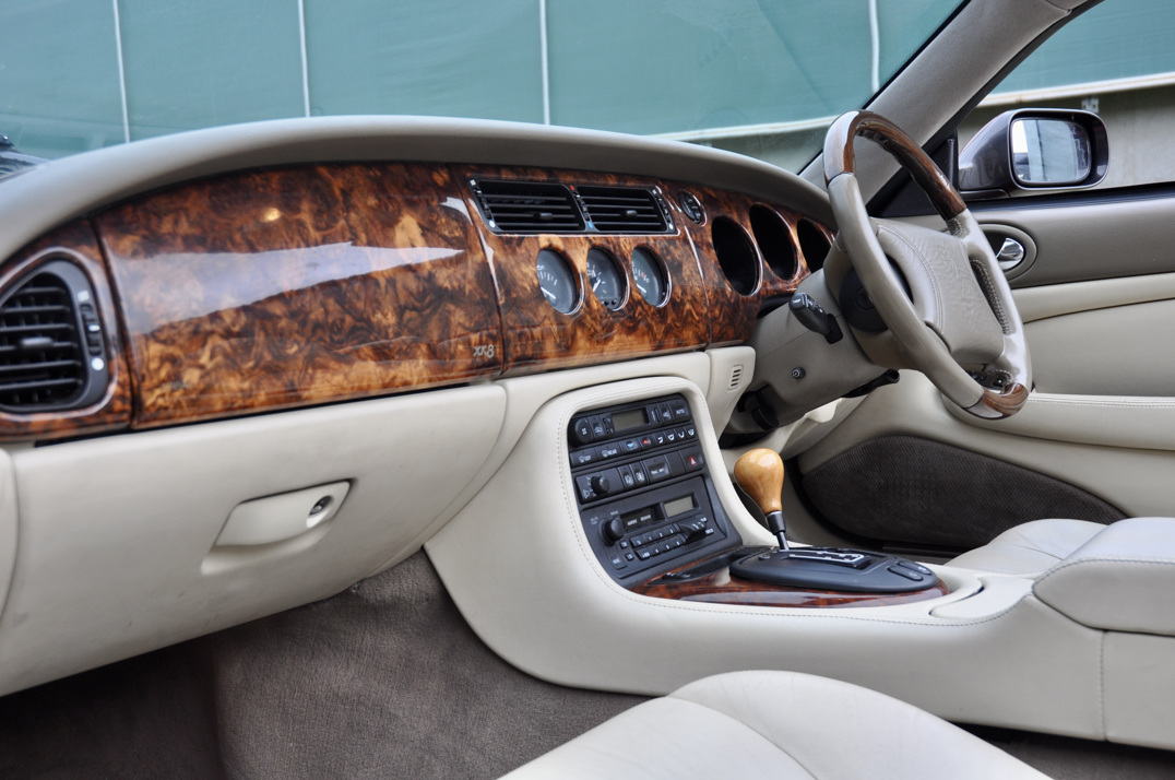 Jaguar XK8 Convertible gallery image 27