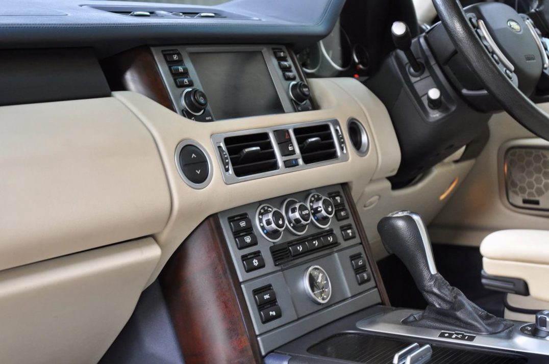 Range Rover Vogue TDV8 gallery image 18