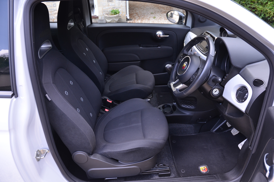 Fiat 500 595 Abarth Convertible gallery image 28