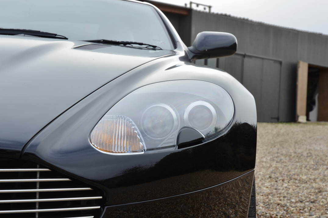 Aston Martin  Db-9 Manual gallery image 19