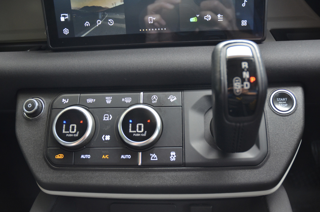 Land Rover Defender 90 3.0 250M MHEV Urban Edition gallery image 53