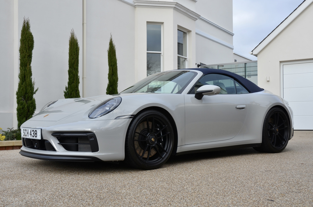 Porsche 911 Carrera 4 GTS Cabriolet gallery image 1