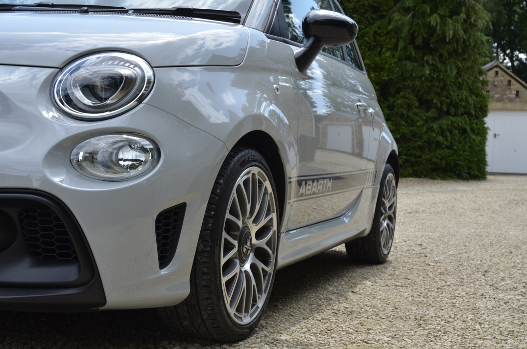 Fiat 500 595 Abarth Convertible gallery image 14