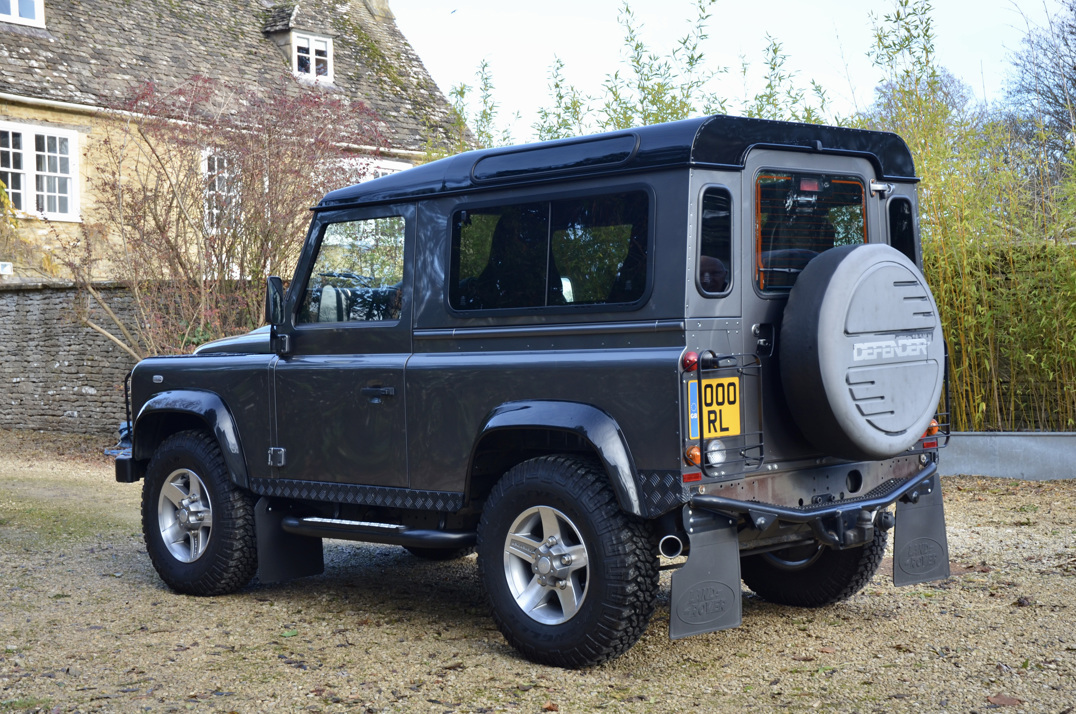 Land Rover Defender XS Landmark Edition 2.2 TDCI gallery image 8