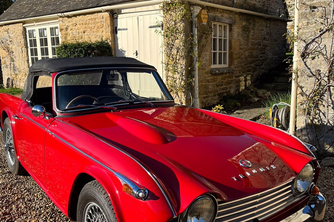 Triumph TR-4 A gallery image 3