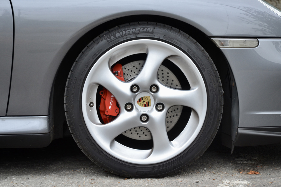 Porsche 911 (996) Turbo manual gallery image 32