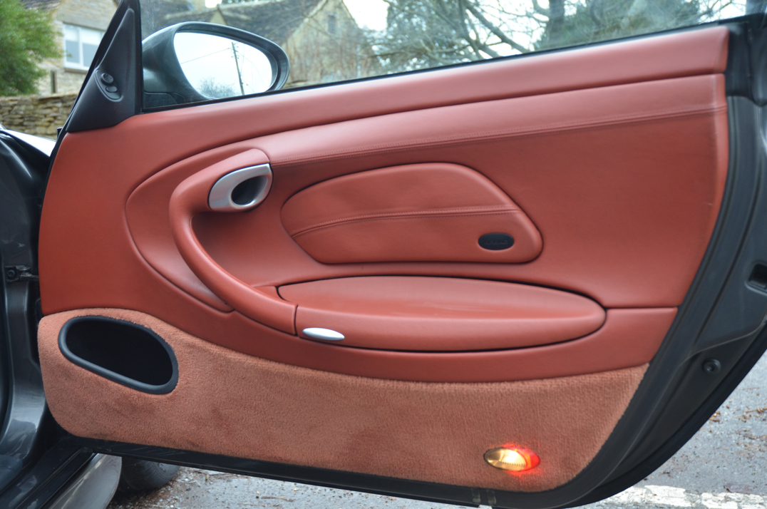 Porsche 911 Carrera with factory Aero kit. gallery image 30