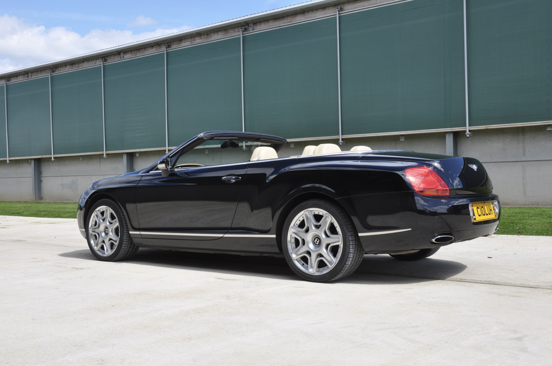 Bentley Continental GTC Mulliner gallery image 11