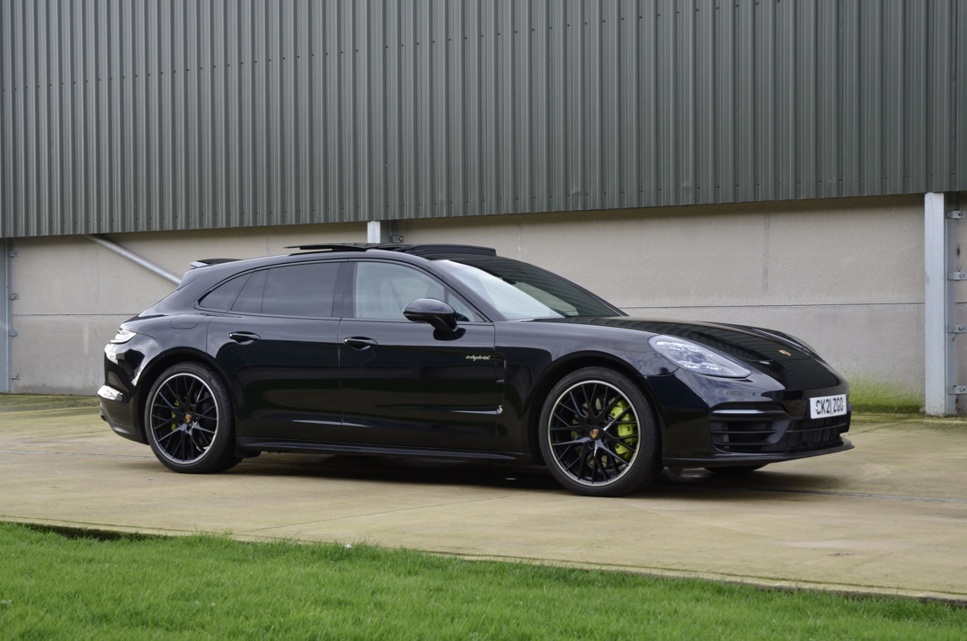 Porsche Panamera 4 V6 Sport Turismo 5dr Petrol Plug-in Hybrid PDK 4WD. gallery image 9