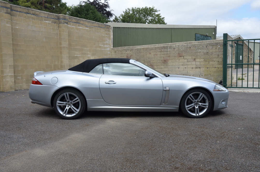 Jaguar XKR 4.2 Auto Convertible gallery image 4