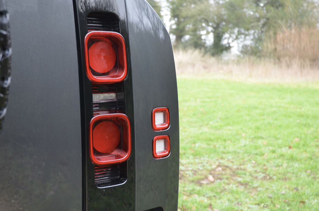 Land Rover Defender 90 X Dynamic HSE 3.0D MHEV gallery image 28