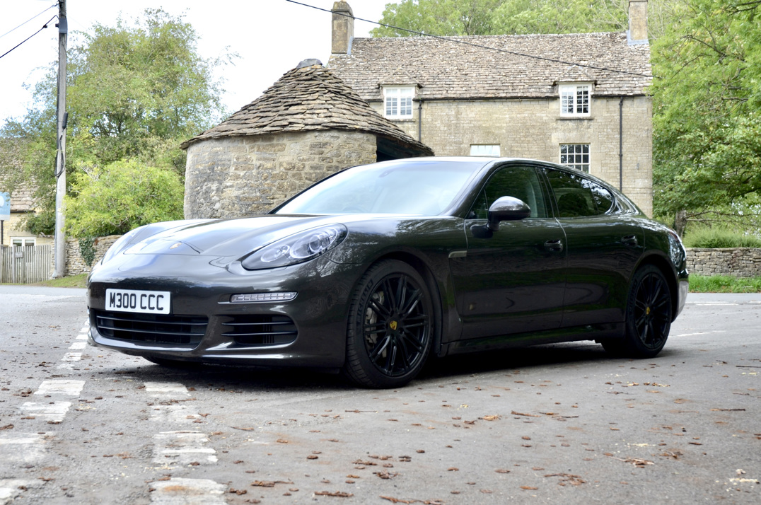 Porsche Panamera 4S - 3.0 V6 4S Hatchback 5dr Petrol PDK 4WD Euro 5 (420 ps) gallery image 1