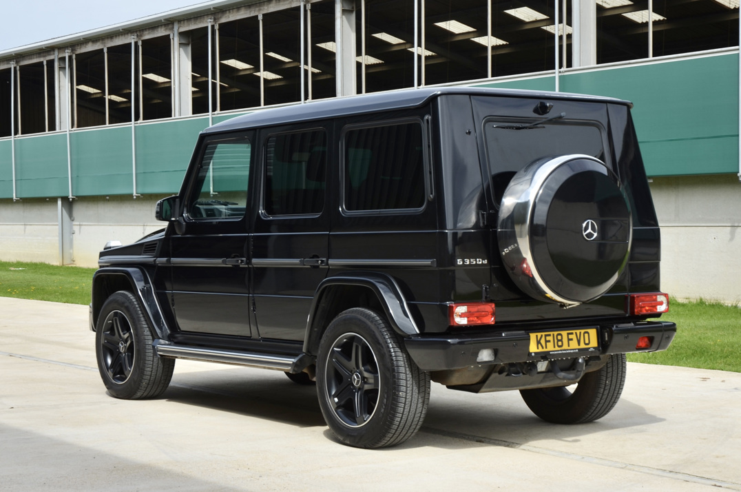 Mercedes G Wagon. G350 Night Edition D - 4 - Matic gallery image 9