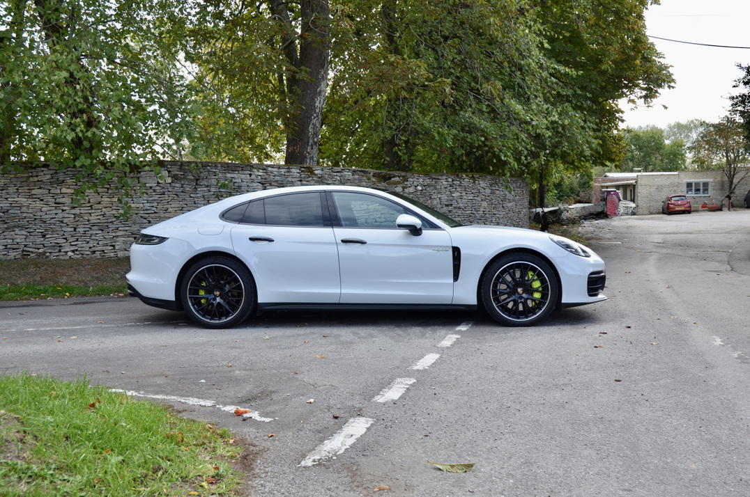 Porsche Panamera 2.9 V6 E-Hybrid 17.9KW Gen 2.2 gallery image 3
