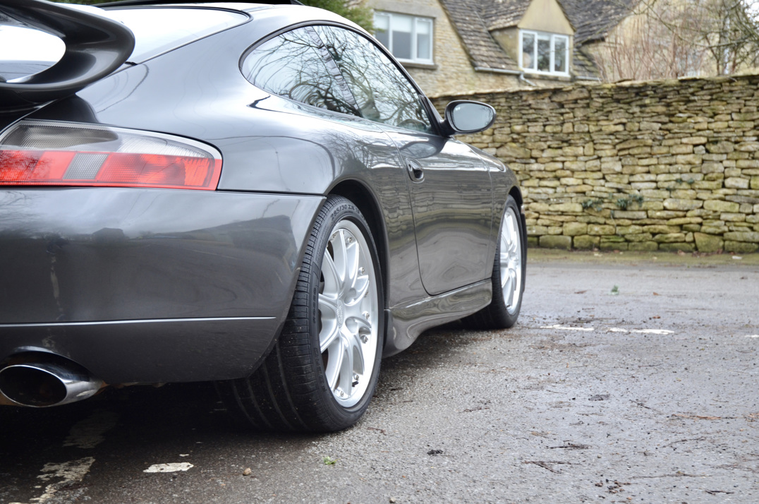 Porsche 911 Carrera with factory Aero kit. gallery image 13