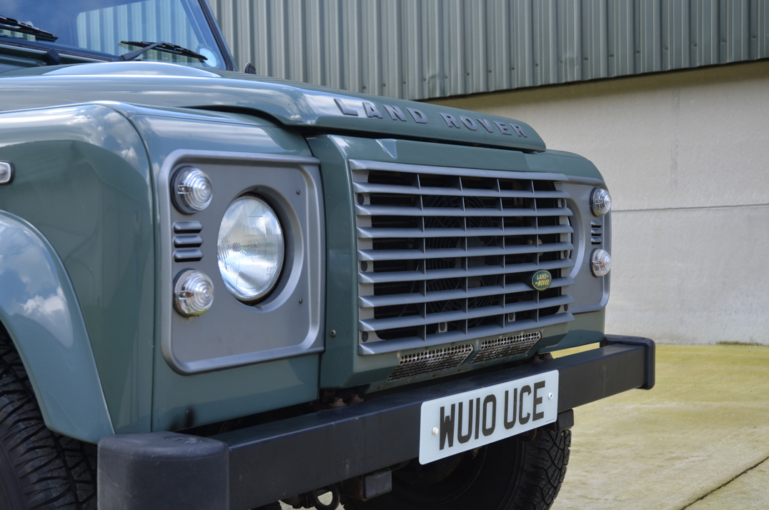Land Rover Defender 110 County TD 7 Seater Estate gallery image 15
