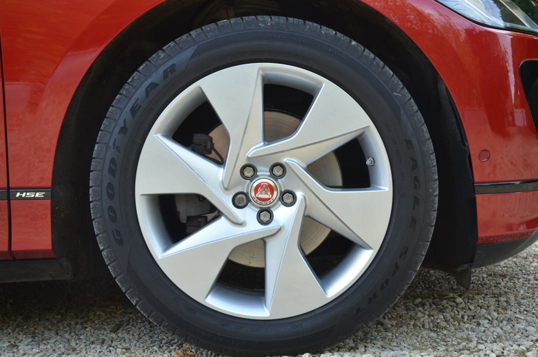 Jaguar - I Pace 400 - 90kWh HSE SUV 5dr Electric Auto 4WD (400 ps) gallery image 19