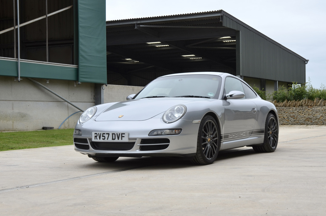 Porsche 911 Carrera S Coupe gallery image 2
